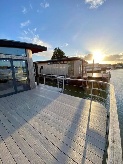 Houseboat Eleuthera Bembridge Ngoại thất bức ảnh
