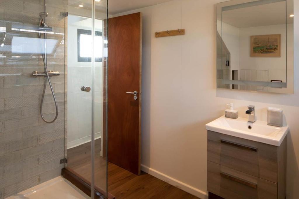 Houseboat Eleuthera Bembridge Ngoại thất bức ảnh
